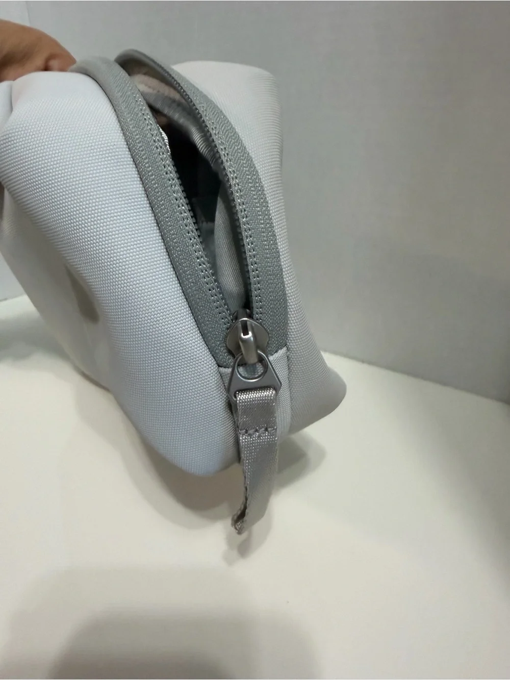 Urth Light Gray Electronics Zip Pouch